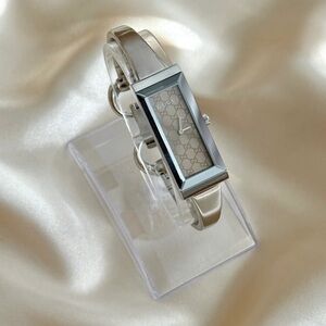 AUTHENTIC RARE VINTAGE GUCCI DAINTY SILVER WATCH